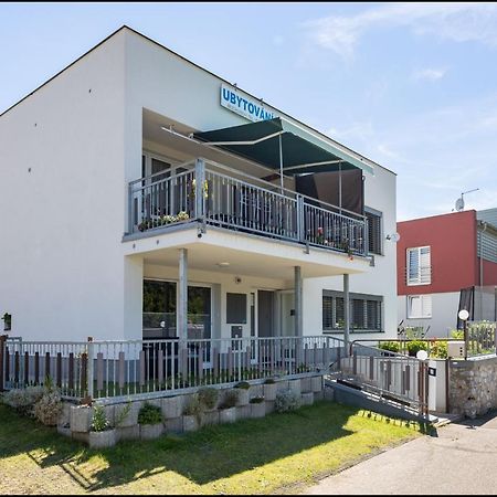 Ubytovani Bezchlebovi Hotel Cesky Krumlov Exterior photo