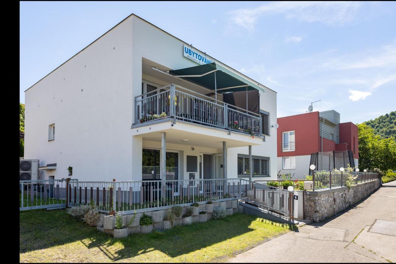 Ubytovani Bezchlebovi Hotel Cesky Krumlov Exterior photo
